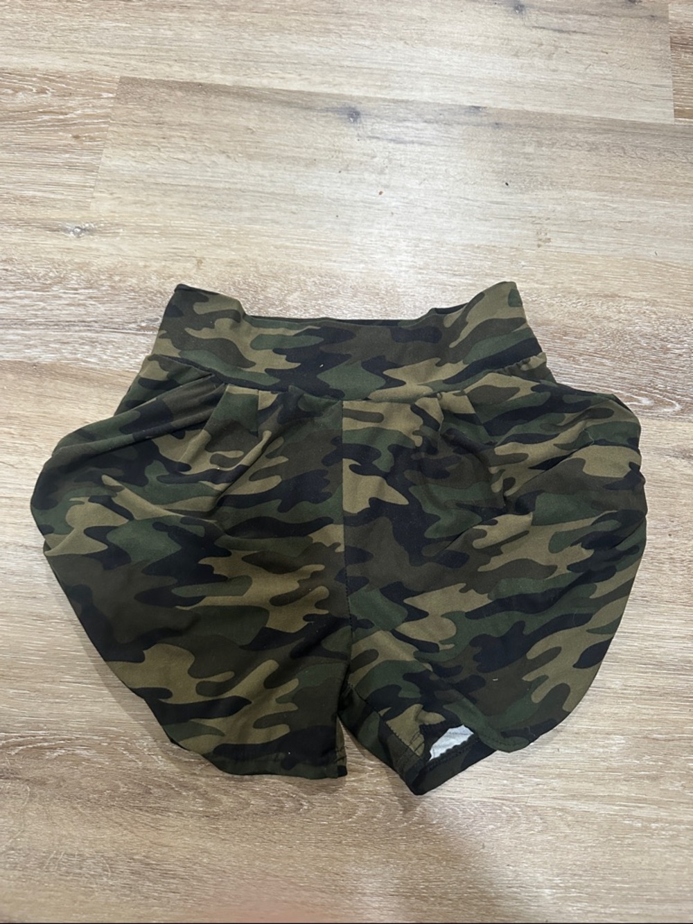 Camo High-Waist Bubble Shorts - Olive Green